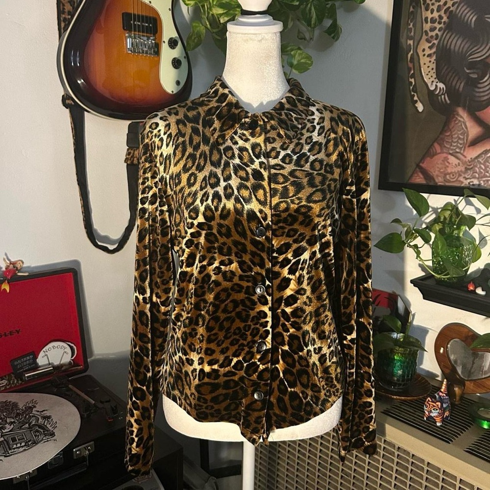 Vintage Leopard Print Velvet Velour Button-Up Shirt.